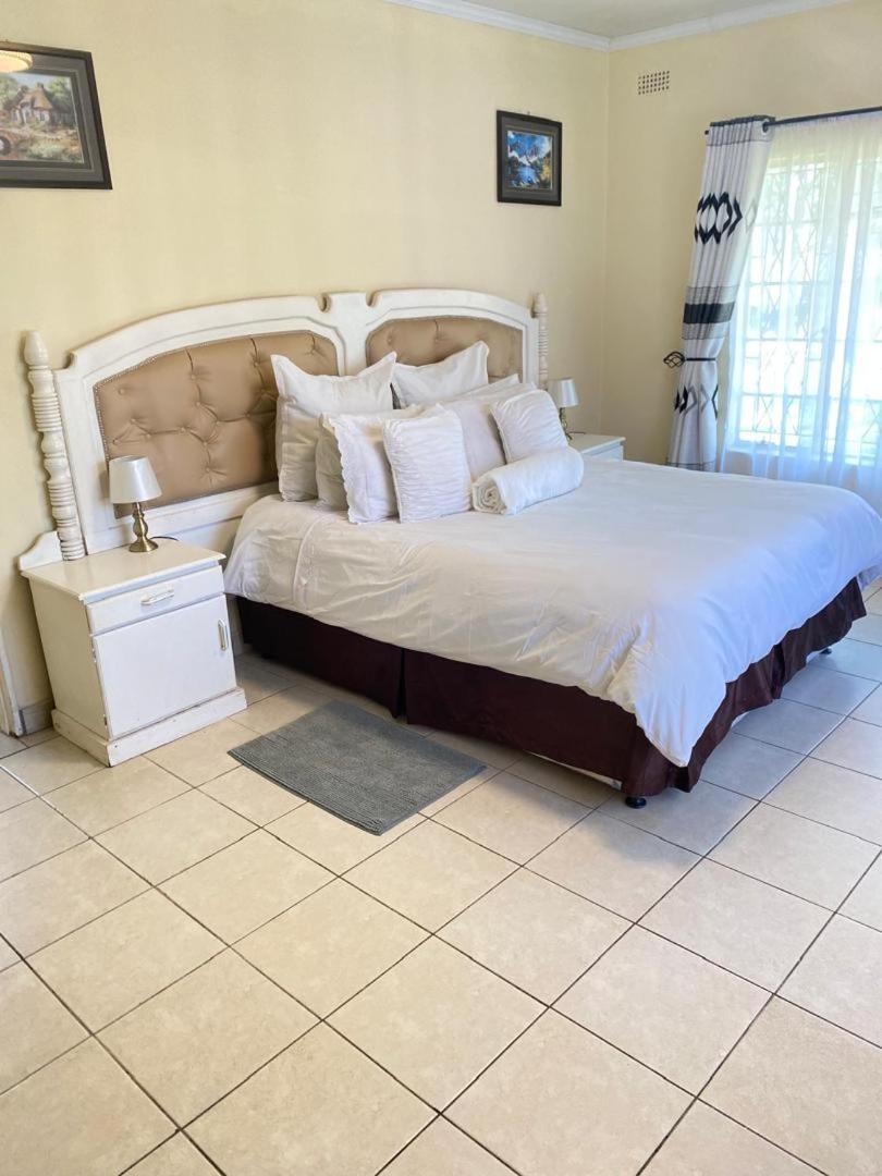 The Crown Inn Guest House Northwood Luaran gambar
