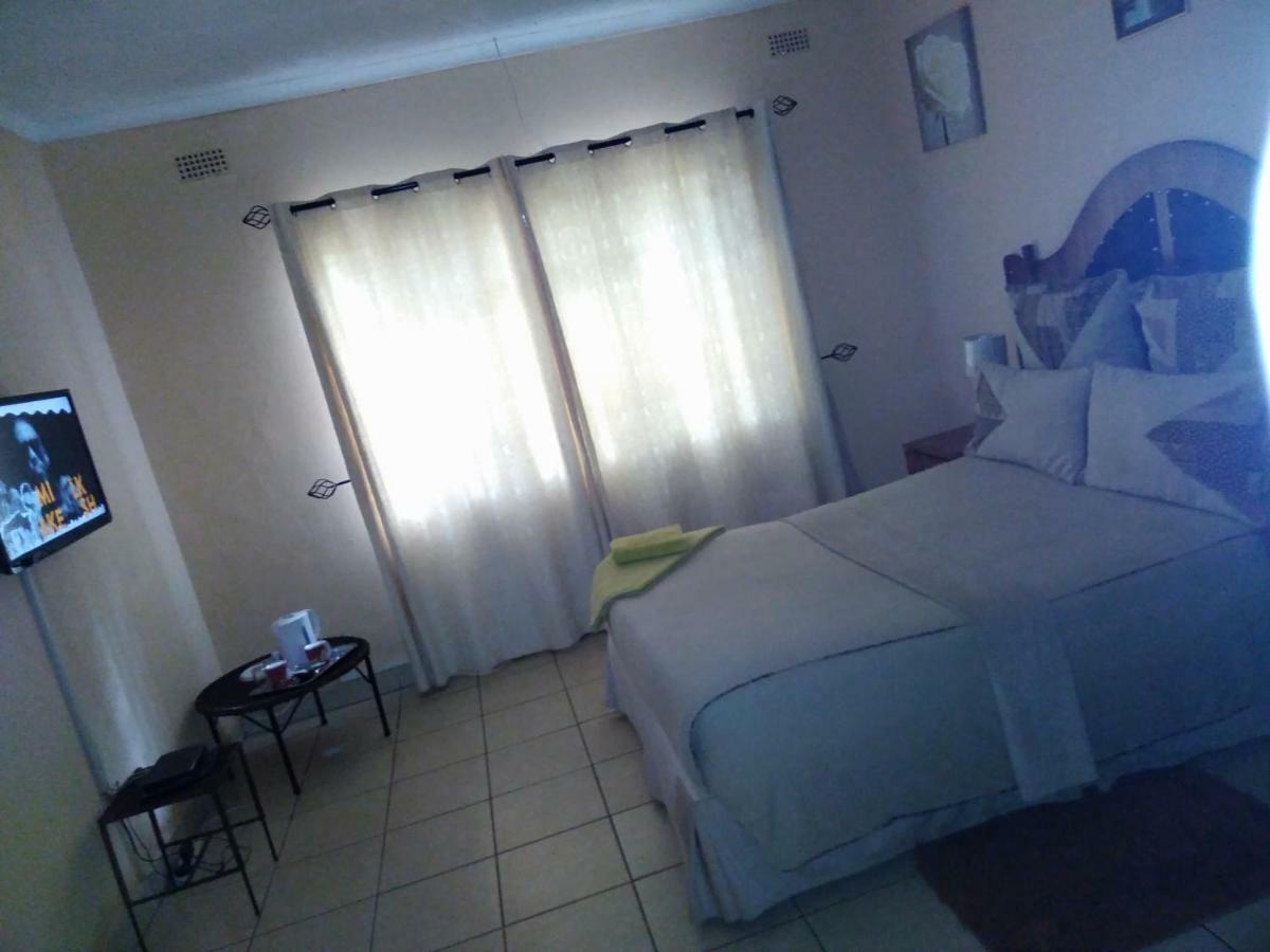 The Crown Inn Guest House Northwood Luaran gambar